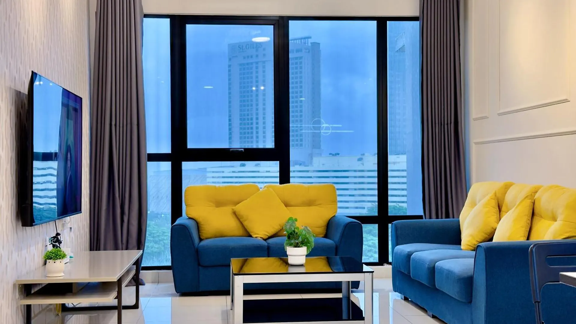 Midvalley Southkey Mosaic 6-9Pax Netflix-Smarttv70Inch Johor Bahru Aparthotel