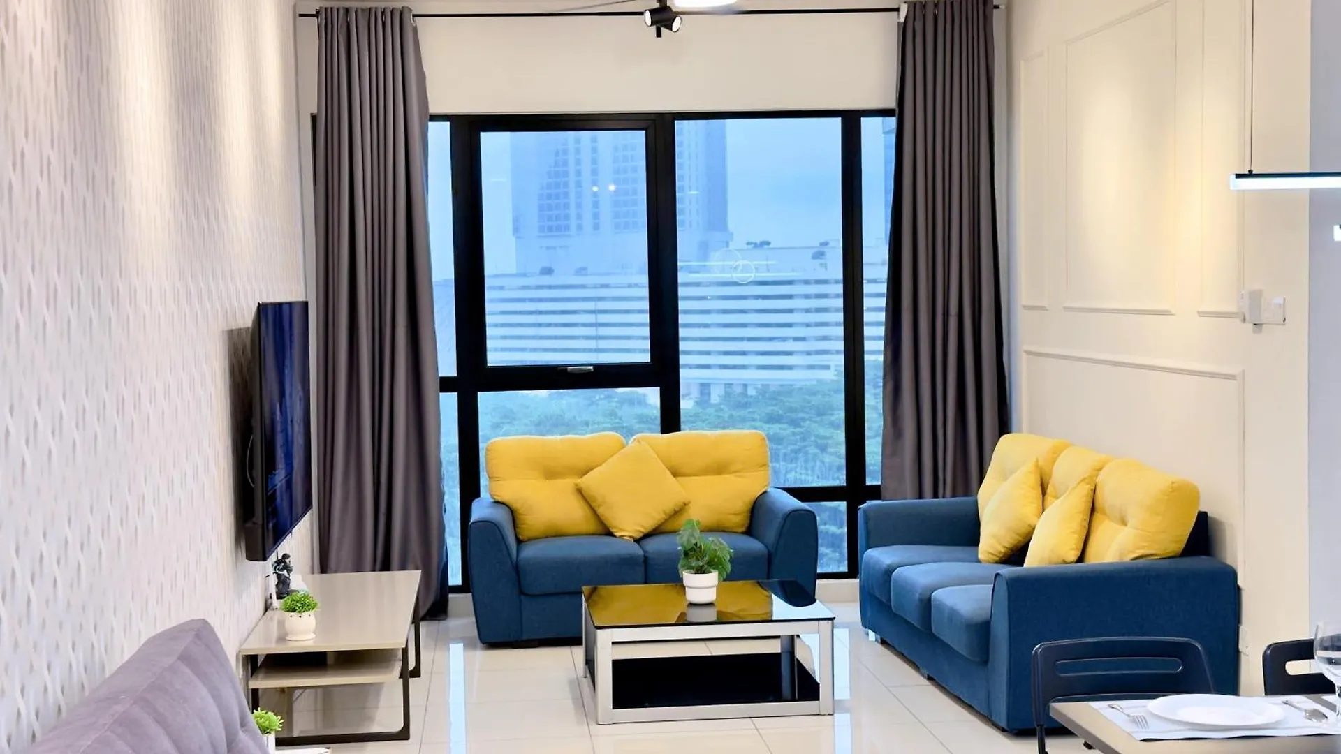 Midvalley Southkey Mosaic 6-9Pax Netflix-Smarttv70Inch Johor Bahru Aparthotel