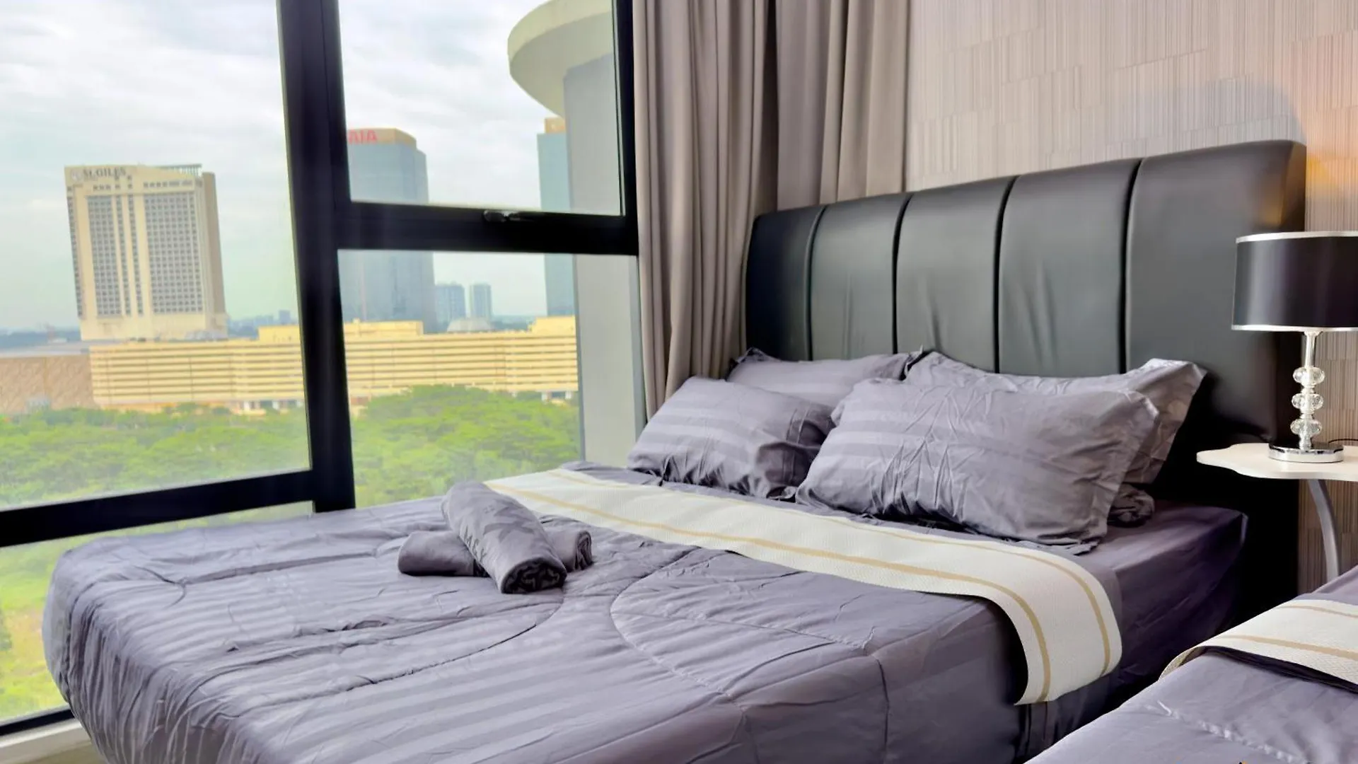 Midvalley Southkey Mosaic 6-9Pax Netflix-Smarttv70Inch Johor Bahru Aparthotel
